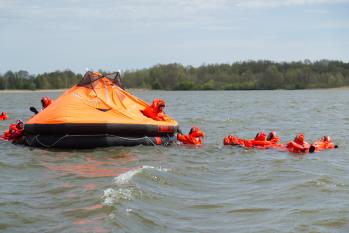 Enesepäästeõppus merel/Survival training at sea